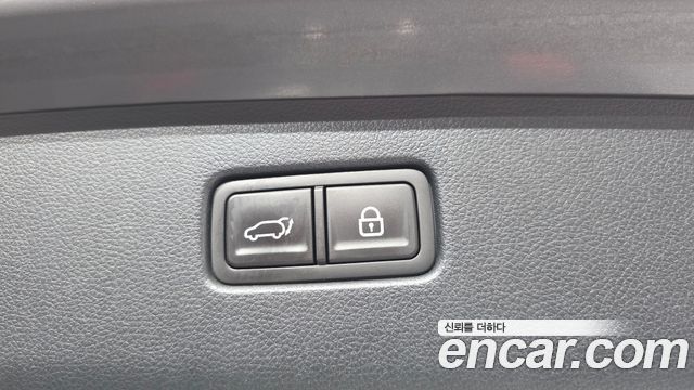 Genesis GV70 2021 — photo 39