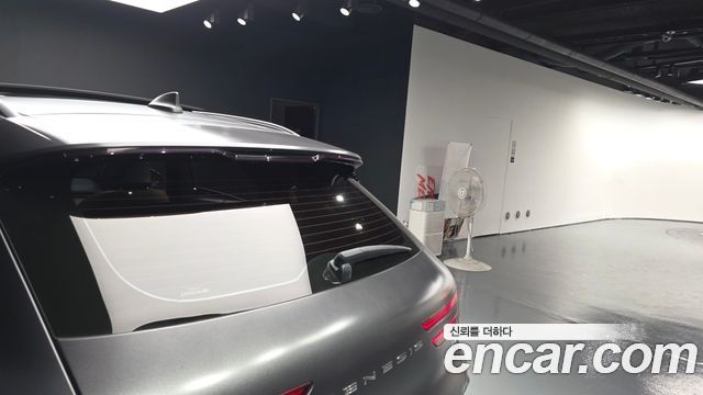 Genesis GV70 2021 — photo 44
