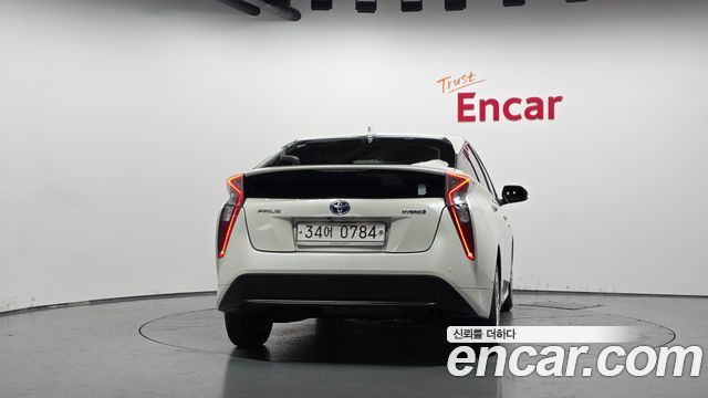 Toyota Prius 2016 — photo 4