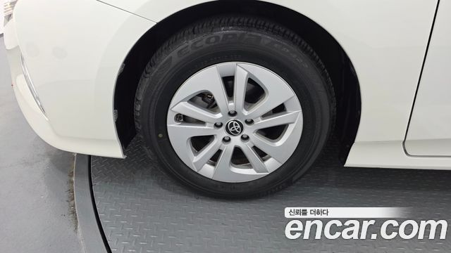 Toyota Prius 2016 — photo 5