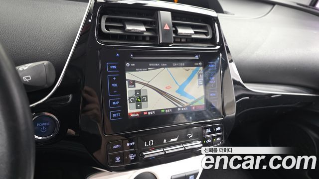 Toyota Prius 2016 — photo 19
