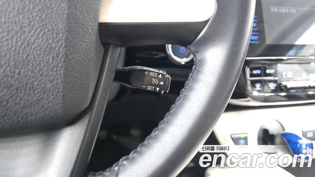 Toyota Prius 2016 — photo 24