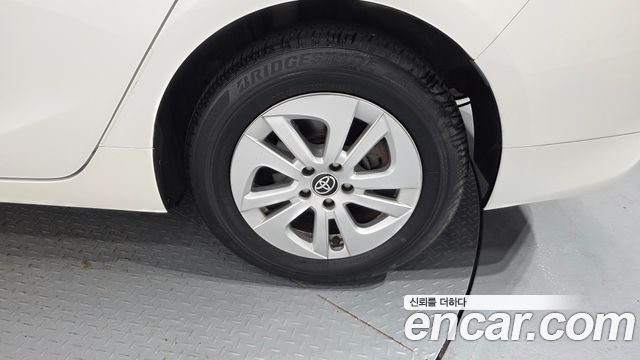 Toyota Prius 2016 — photo 7