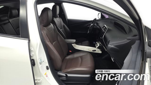 Toyota Prius 2016 — photo 16