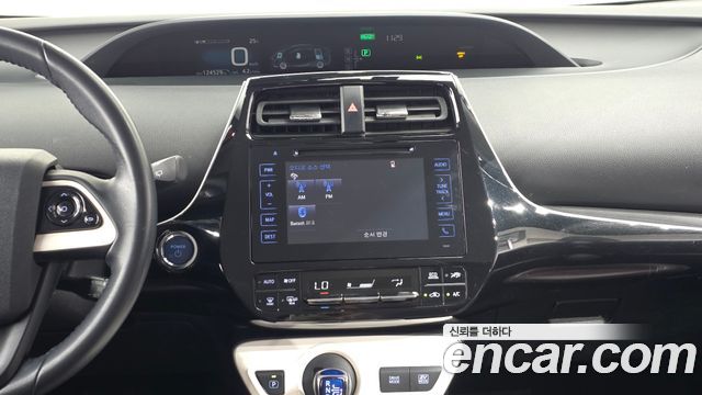 Toyota Prius 2016 — photo 29