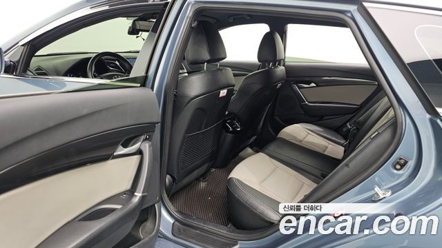 Hyundai i40 2017 — photo 12