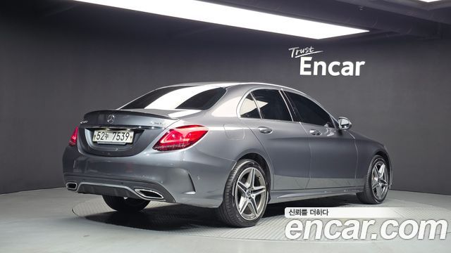 Mercedes-Benz C-Class 2019 — photo 2