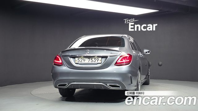 Mercedes-Benz C-Class 2019 — photo 4