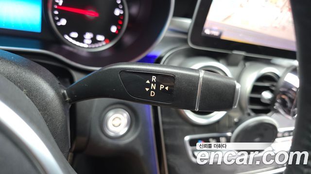 Mercedes-Benz C-Class 2019 — photo 9