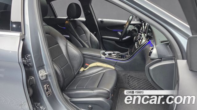 Mercedes-Benz C-Class 2019 — photo 11