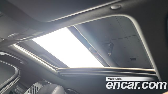 Mercedes-Benz C-Class 2019 — photo 16