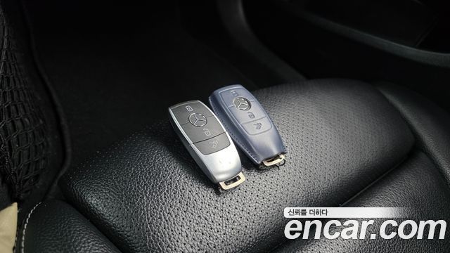 Mercedes-Benz C-Class 2019 — photo 17