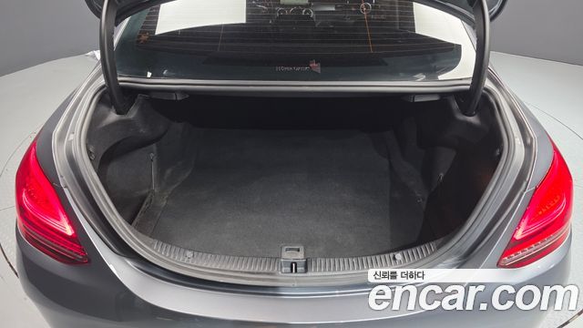 Mercedes-Benz C-Class 2019 — photo 20