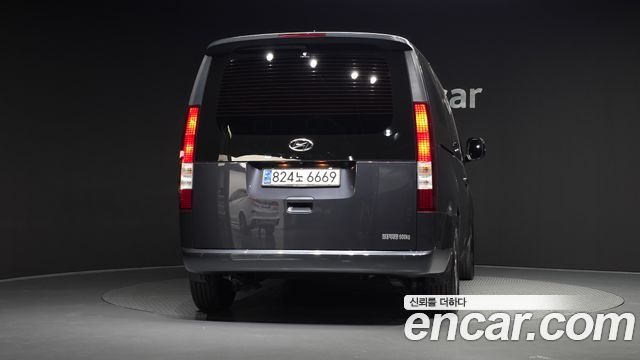 Hyundai Staria 2022 — photo 4
