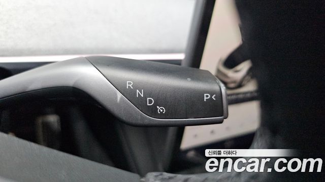 Tesla Model Y 2023 — photo 12