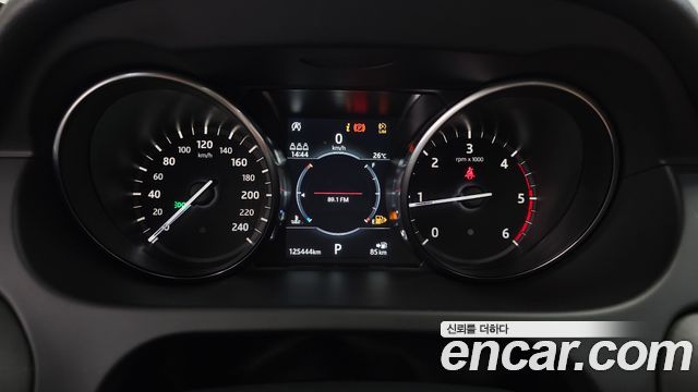 Land Rover Discovery Sport 2018 — photo 11