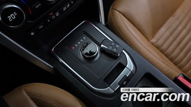 Land Rover Discovery Sport 2018 — photo 12