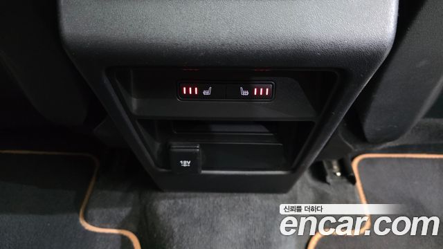 Land Rover Discovery Sport 2018 — photo 24