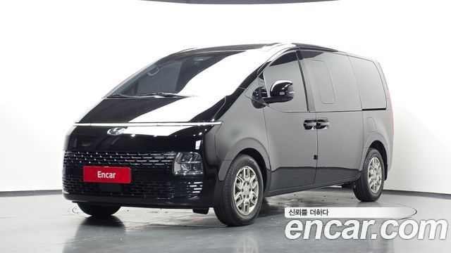 Hyundai Staria 2022 — photo 1
