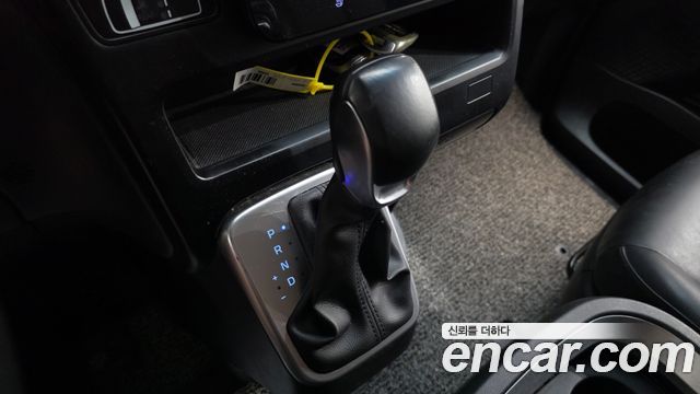 Hyundai Staria 2022 — photo 9