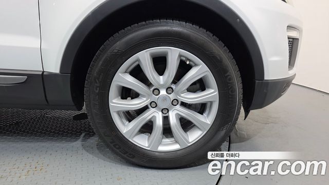Land Rover Range Rover Evoque 2018 — photo 7