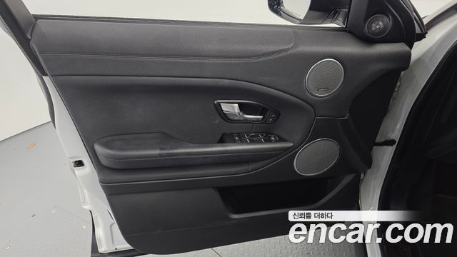 Land Rover Range Rover Evoque 2018 — photo 14