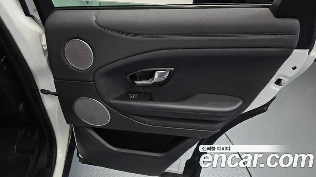 Land Rover Range Rover Evoque 2018 — photo 15
