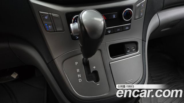 Hyundai Starex 2018 — photo 9