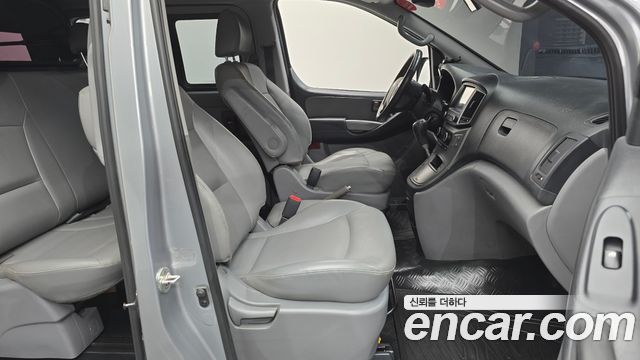 Hyundai Starex 2018 — photo 11
