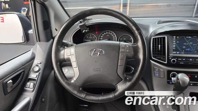 Hyundai Starex 2018 — photo 13