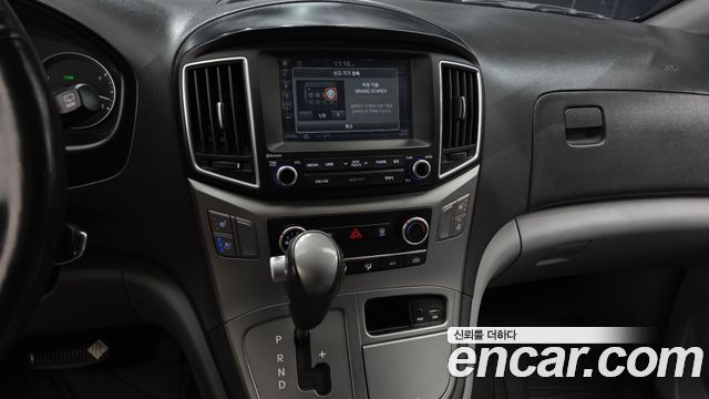 Hyundai Starex 2018 — photo 15