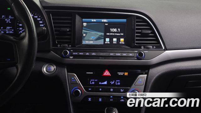Hyundai AVANTE 2016 — photo 14