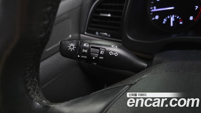 Hyundai AVANTE 2016 — photo 18