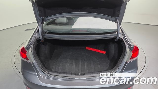 Hyundai AVANTE 2016 — photo 20