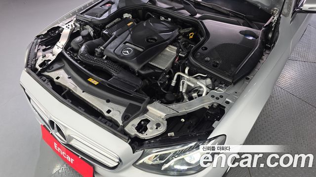 Mercedes-Benz E-Class 2017 — photo 6