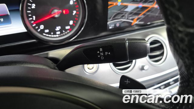 Mercedes-Benz E-Class 2017 — photo 9