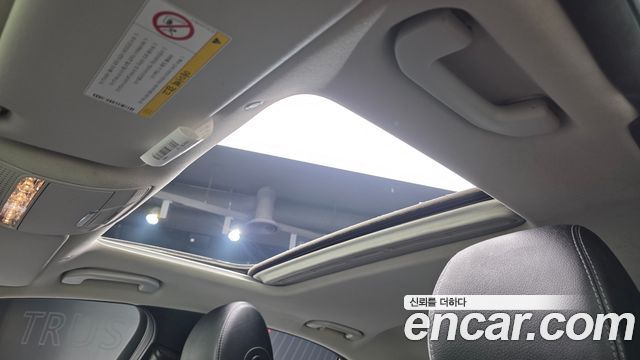 Mercedes-Benz E-Class 2017 — photo 16