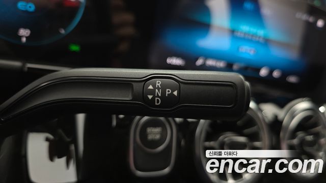 Mercedes-Benz EQA 2022 — photo 12