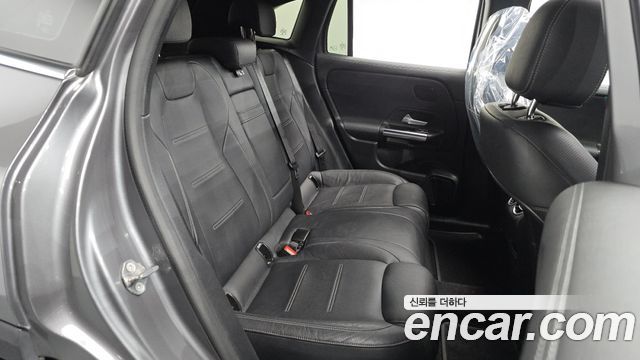 Mercedes-Benz EQA 2022 — photo 17