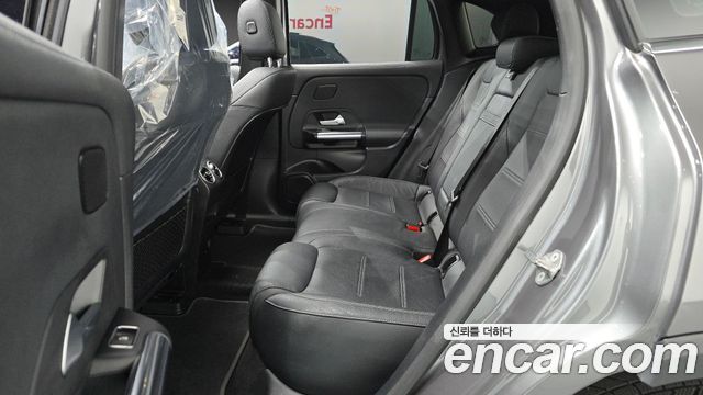 Mercedes-Benz EQA 2022 — photo 18