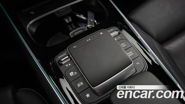 Mercedes-Benz EQA 2022 — photo 24