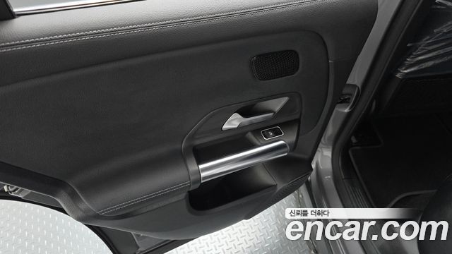 Mercedes-Benz EQA 2022 — photo 15