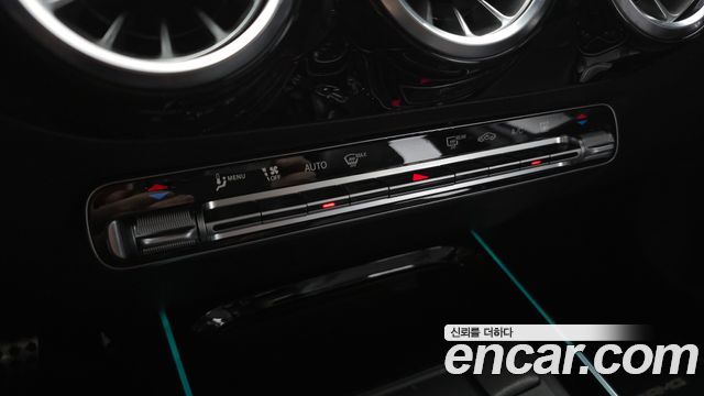 Mercedes-Benz EQA 2022 — photo 27