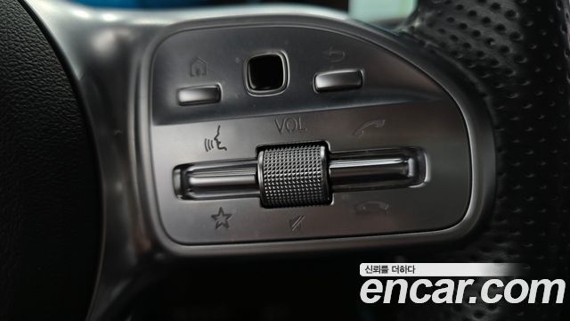 Mercedes-Benz EQA 2022 — photo 30