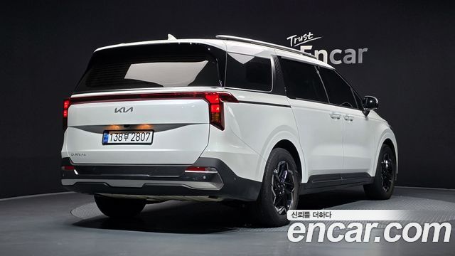 Kia Canival 2025 — photo 2