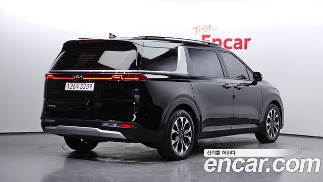 Kia Canival 2023 — photo 2