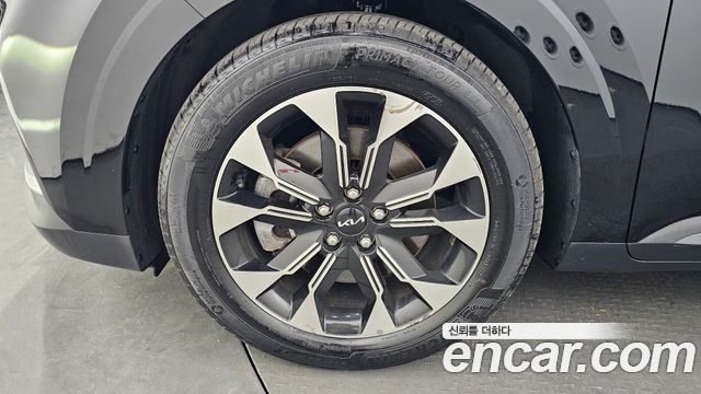 Kia Canival 2023 — photo 5