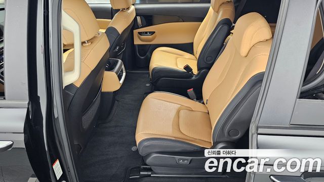 Kia Canival 2023 — photo 17