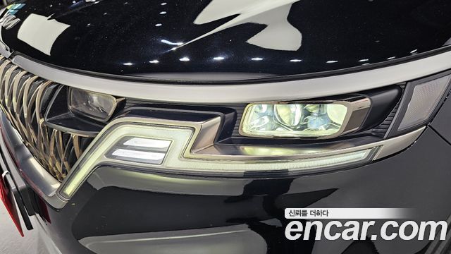 Kia Canival 2023 — photo 8