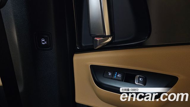 Kia Canival 2023 — photo 28